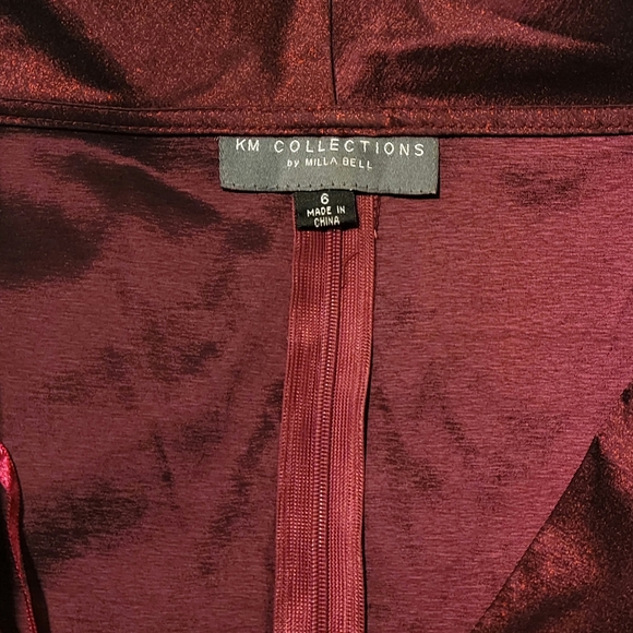 KM Collections by Milla Bell size 6 burgundy iridescent blouse - Picture 3 of 4